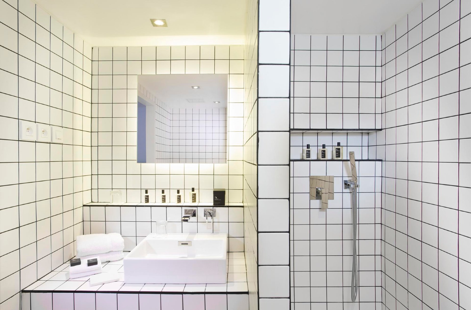 La Maison Champs Elysées | Bathroom Deluxe Couture